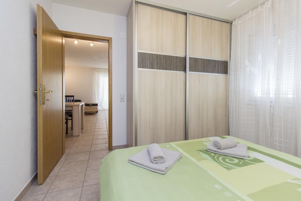 Apartments Zoran Pirovac Extérieur photo