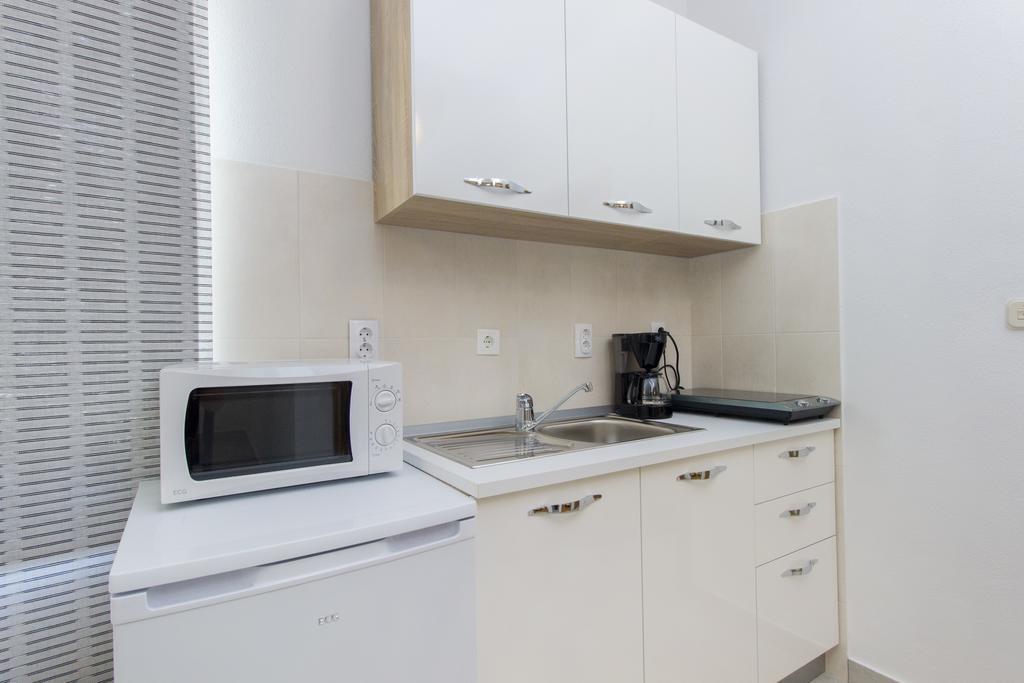 Apartments Zoran Pirovac Extérieur photo