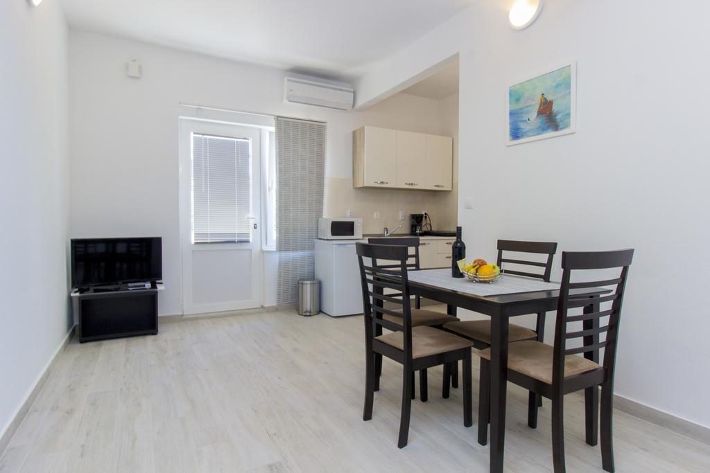 Apartments Zoran Pirovac Extérieur photo