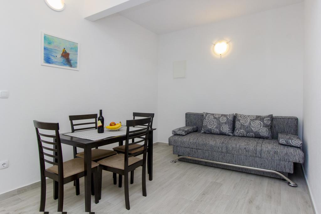 Apartments Zoran Pirovac Extérieur photo