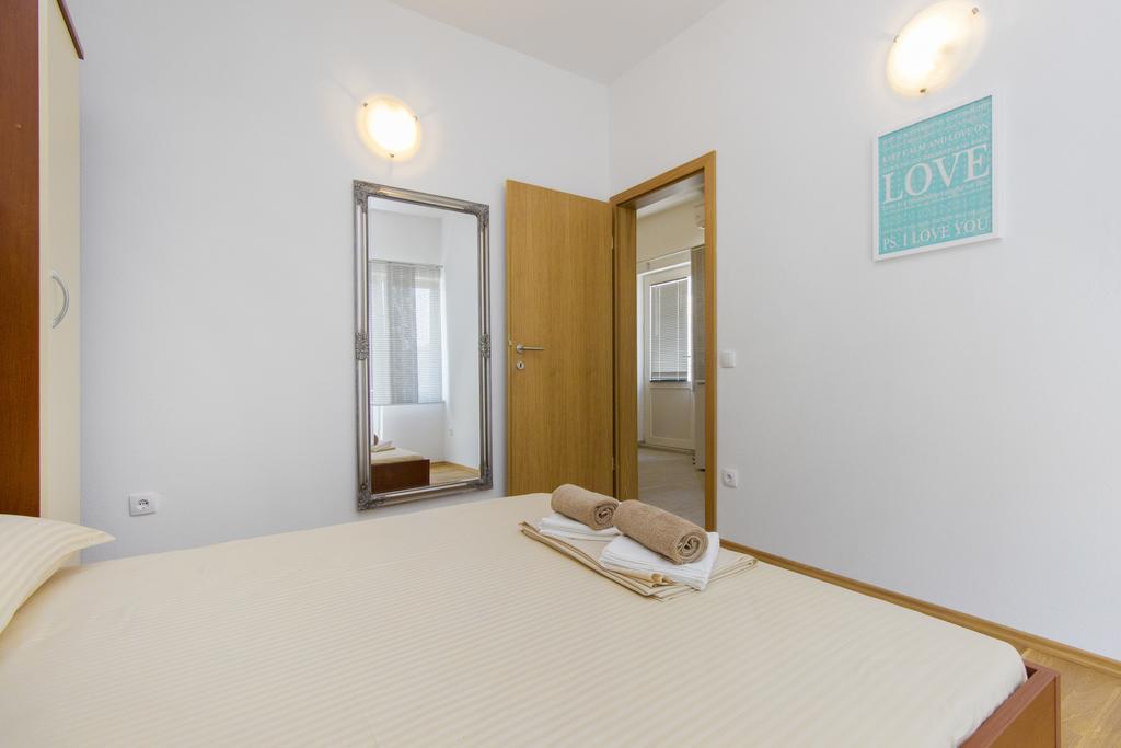 Apartments Zoran Pirovac Extérieur photo