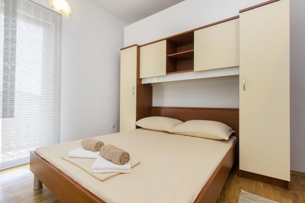 Apartments Zoran Pirovac Extérieur photo