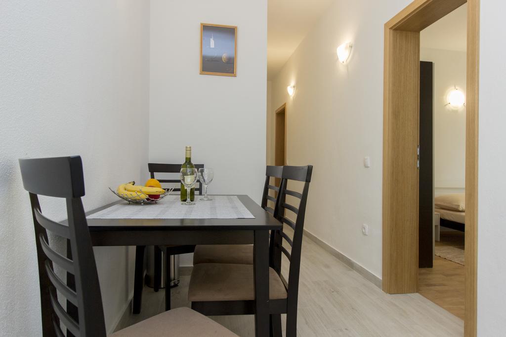 Apartments Zoran Pirovac Extérieur photo