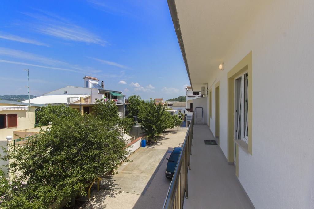 Apartments Zoran Pirovac Extérieur photo