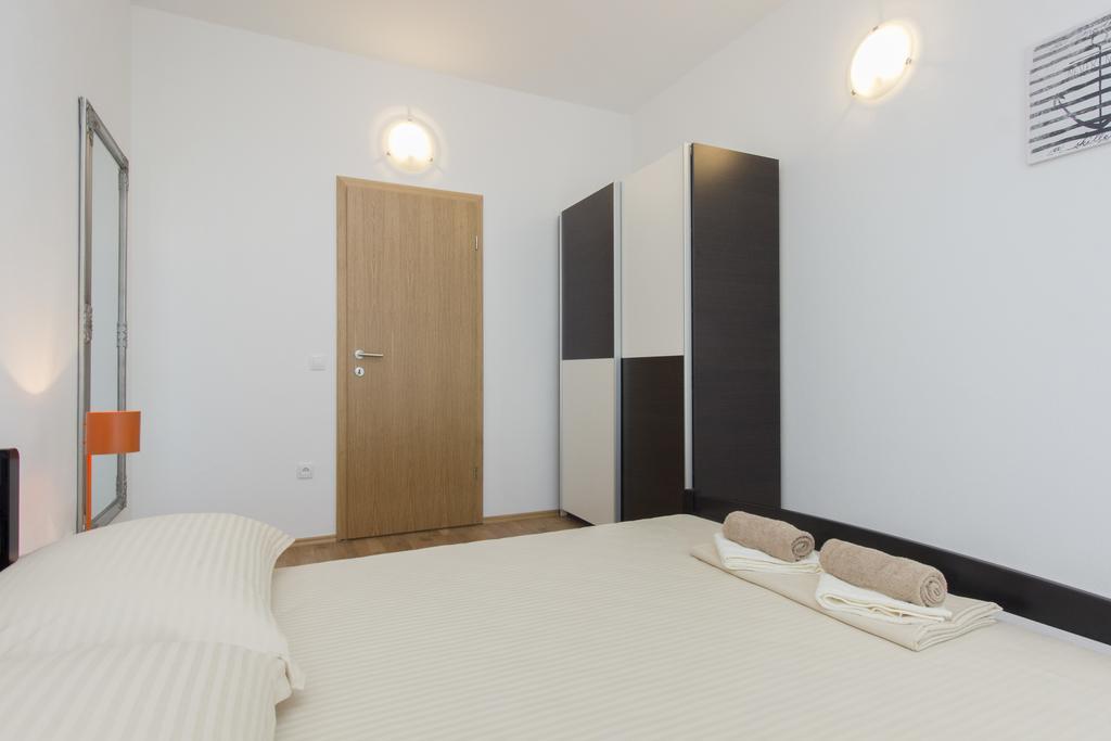 Apartments Zoran Pirovac Extérieur photo