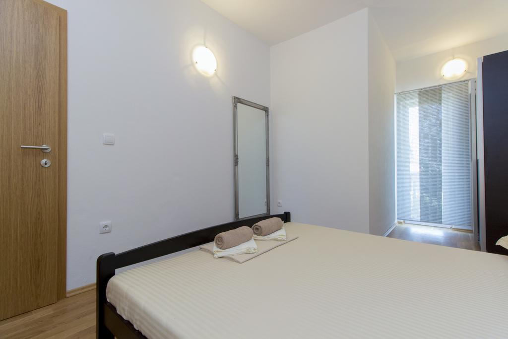 Apartments Zoran Pirovac Extérieur photo