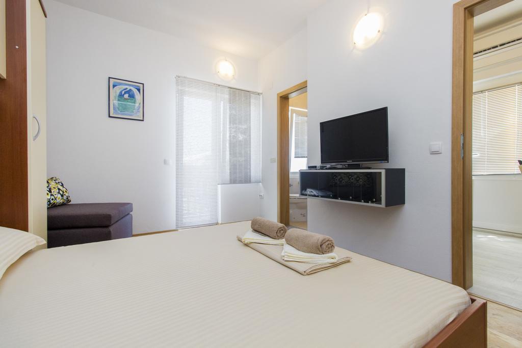 Apartments Zoran Pirovac Extérieur photo