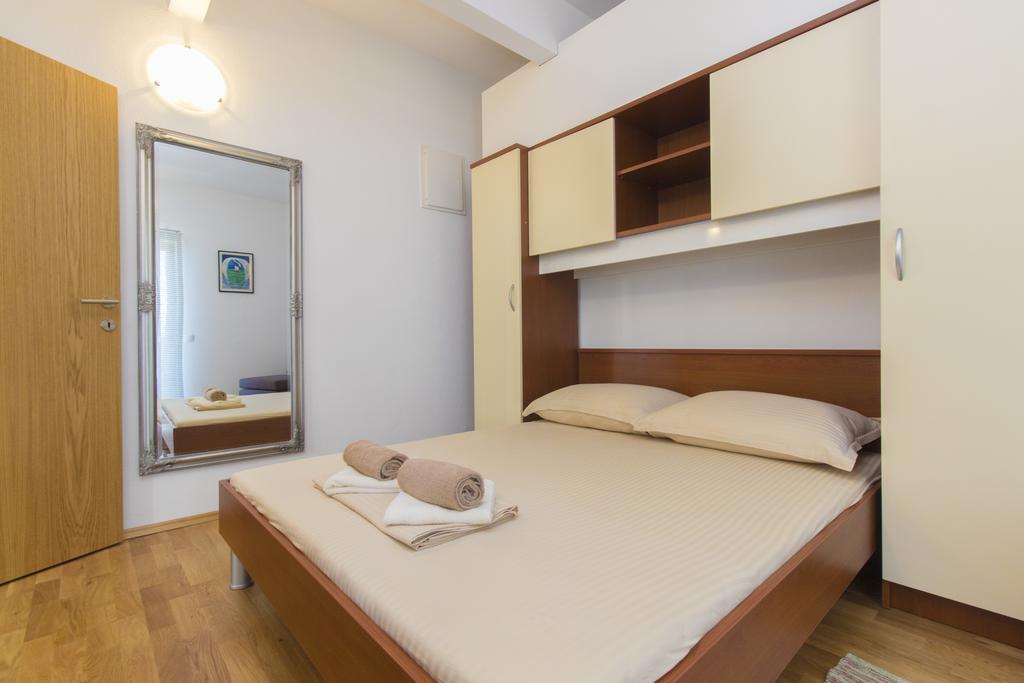 Apartments Zoran Pirovac Extérieur photo