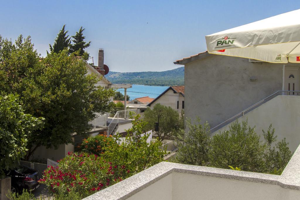 Apartments Zoran Pirovac Extérieur photo