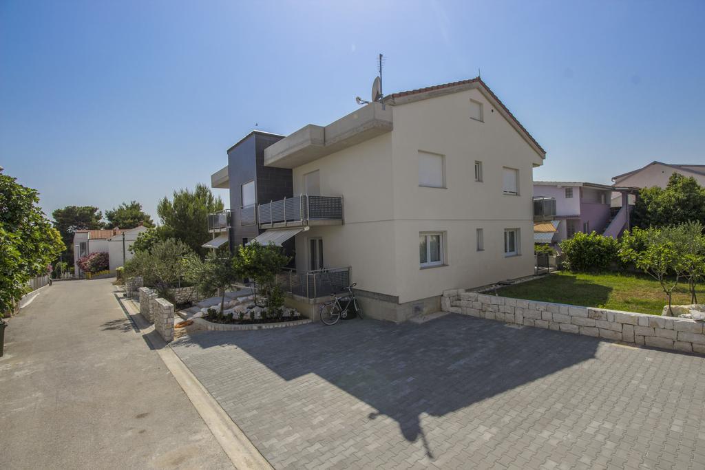 Apartments Zoran Pirovac Extérieur photo